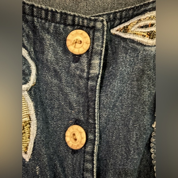 Farmhouse Denim Jumpsuit with Stylish Floral Embroidery - Picture 8 of 8